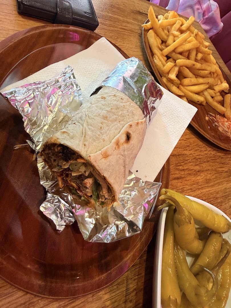 Ton Bul Grill- und Kebap-Haus · Fotos 17