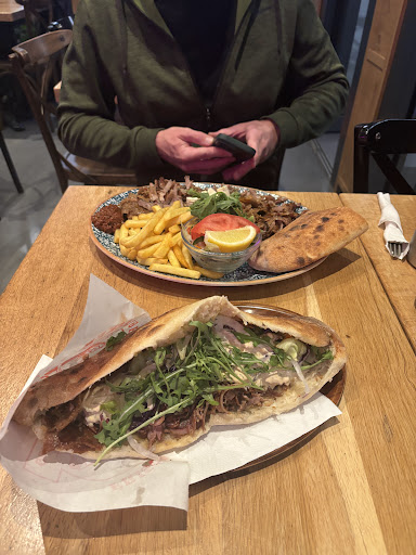 Ton Bul Grill- und Kebap-Haus · Fotos 34